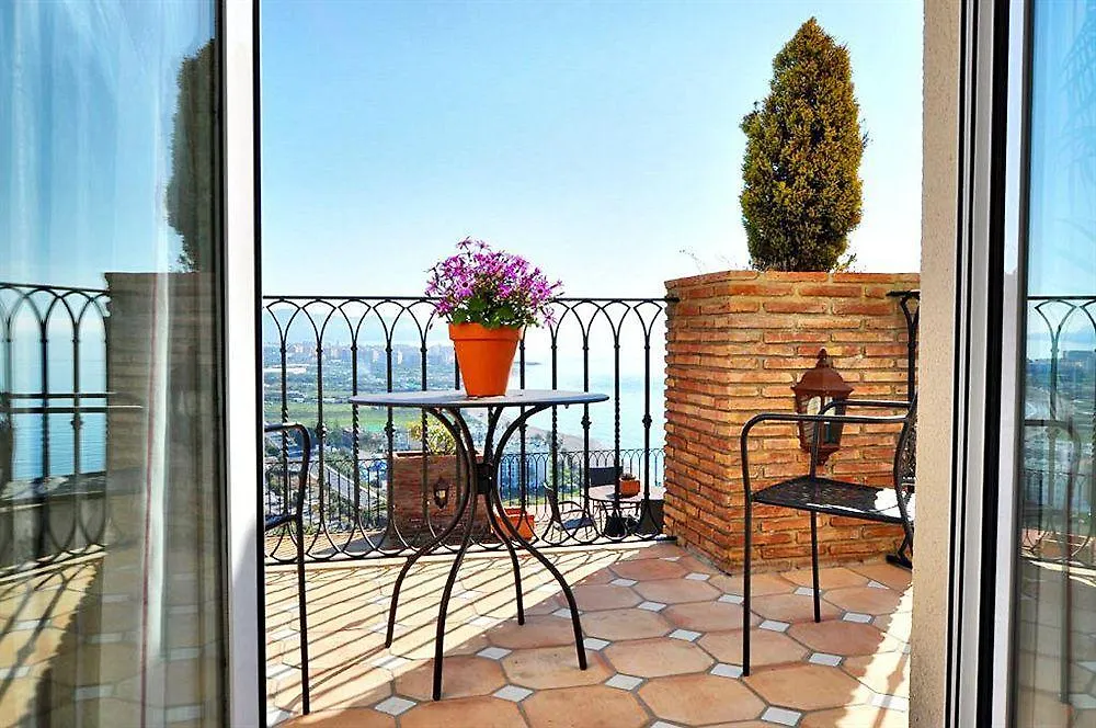 Welcome Inn Nerja Guest House Luxury Bed & Breakfast