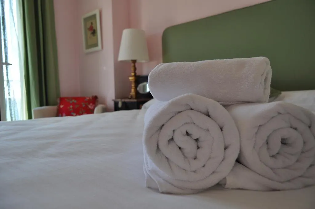 Welcome Inn Nerja Guest House Luxury Bed & Breakfast 3*,  Spain