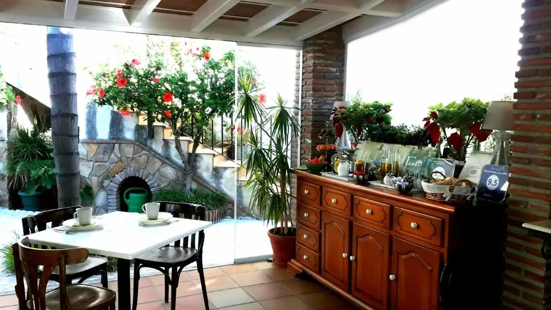 Welcome Inn Nerja Guest House Luxury Bed & Breakfast 3*,  Spain